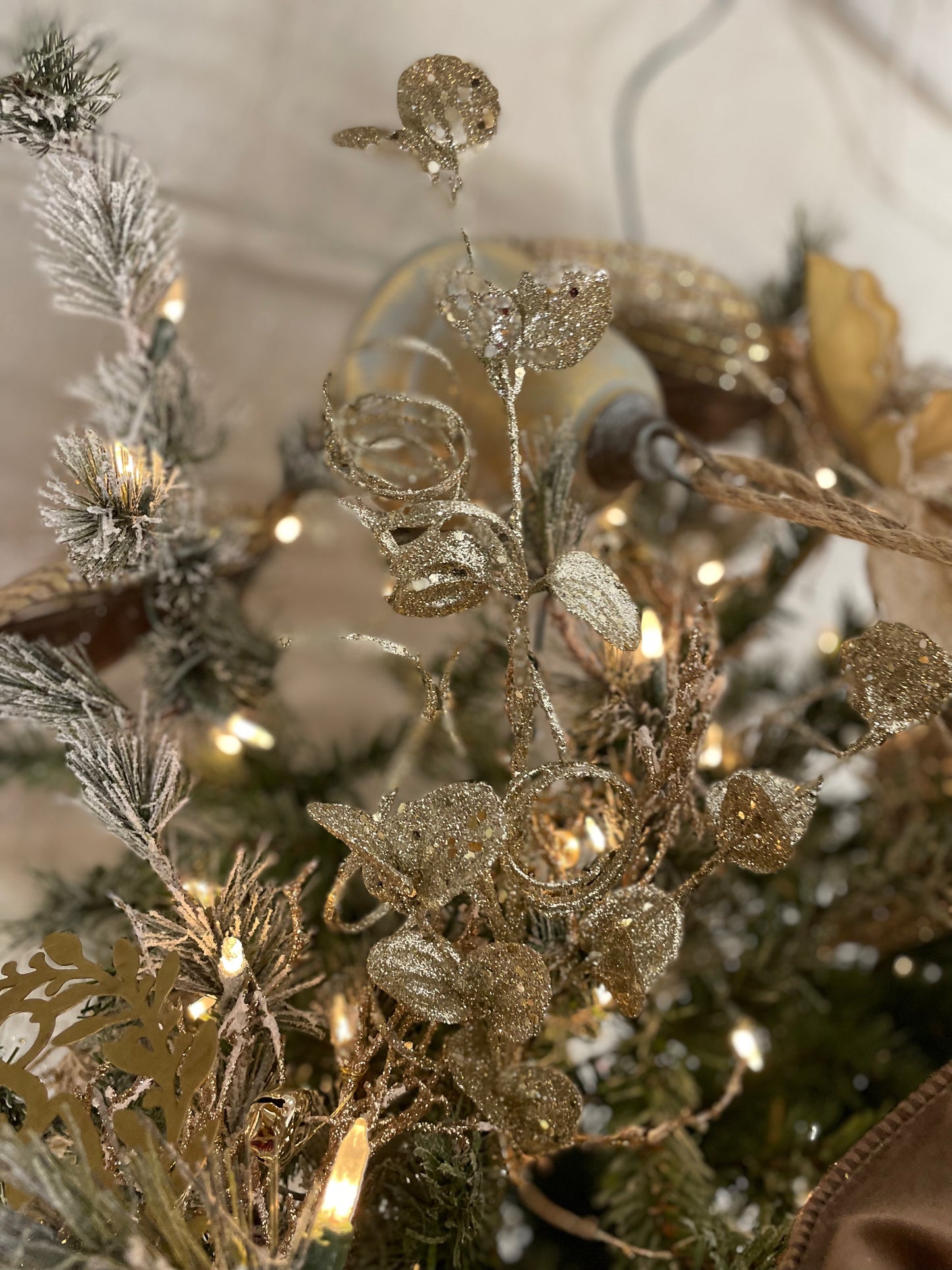 Glitter Swirly Leaf Spray